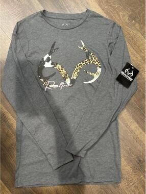 Realtree Women's Grey Shirt